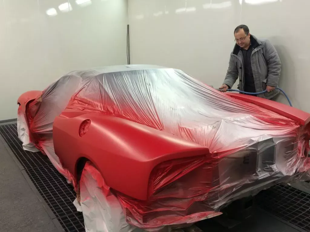 peinture restauration Ferrari 208